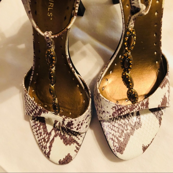 BCBG Snakeskin Heels - Picture 8 of 8